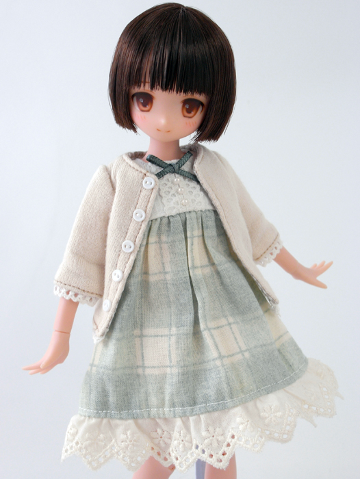 ベージュのカーディガン2