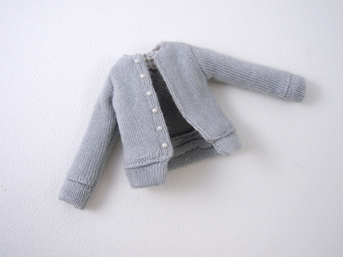 水色のカーディガン1